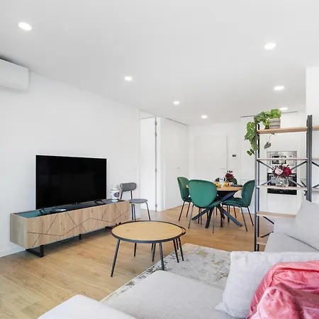 Apartment Sunny | Balcony & Pool *