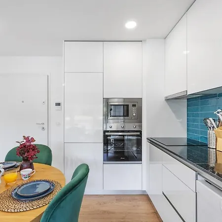 Sunny | Balcony & Pool Espinho (Aveiro)