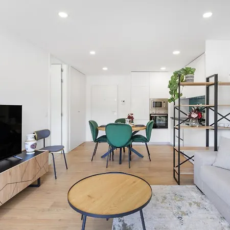 Sunny | Balcony & Pool Apartment Espinho (Aveiro)