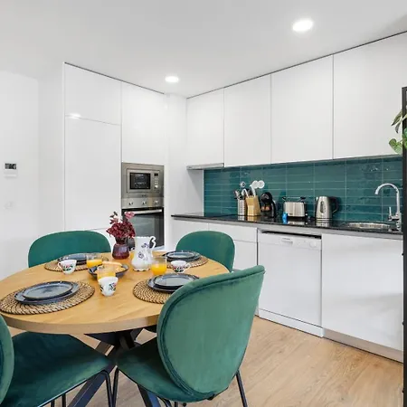 Sunny | Balcony & Pool Espinho (Aveiro)