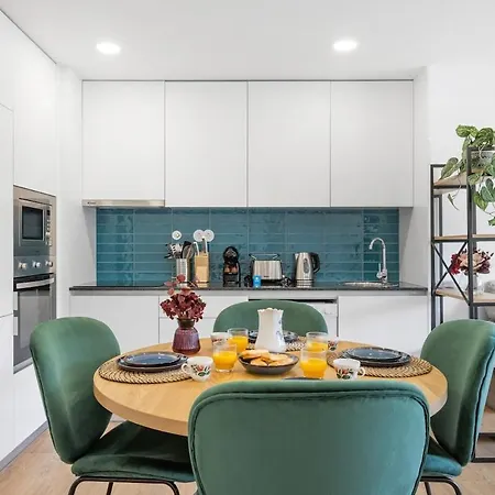 Sunny - Balcony & Pool דירה *