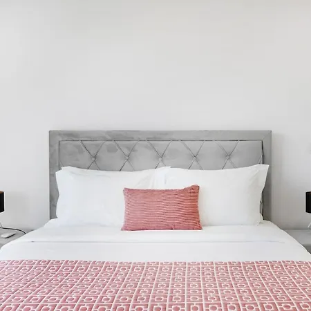 Sunny - Balcony & Pool