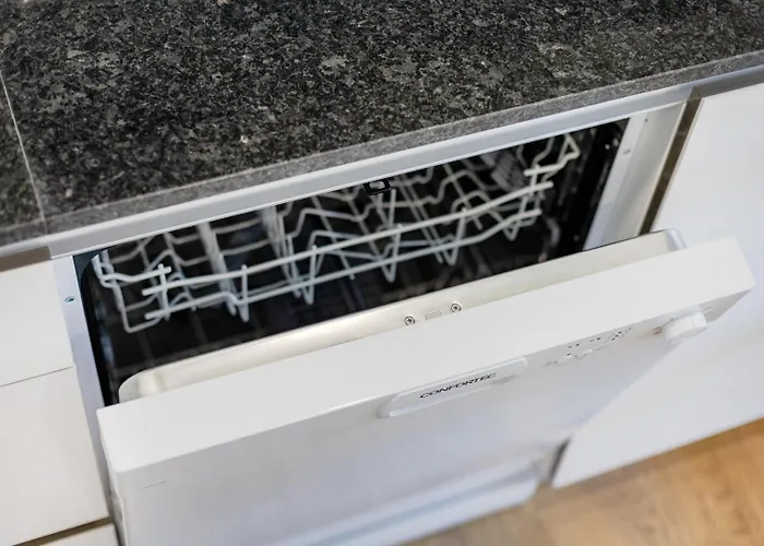 Sunny | Balcony & Pool Apartament