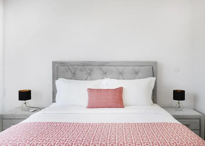 Sunny | Balcony & Pool *