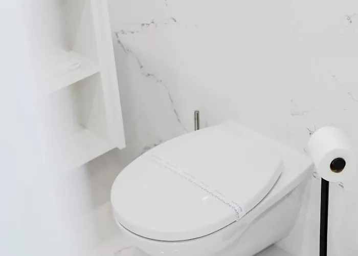 Sunny | Balcony & Pool Apartament *